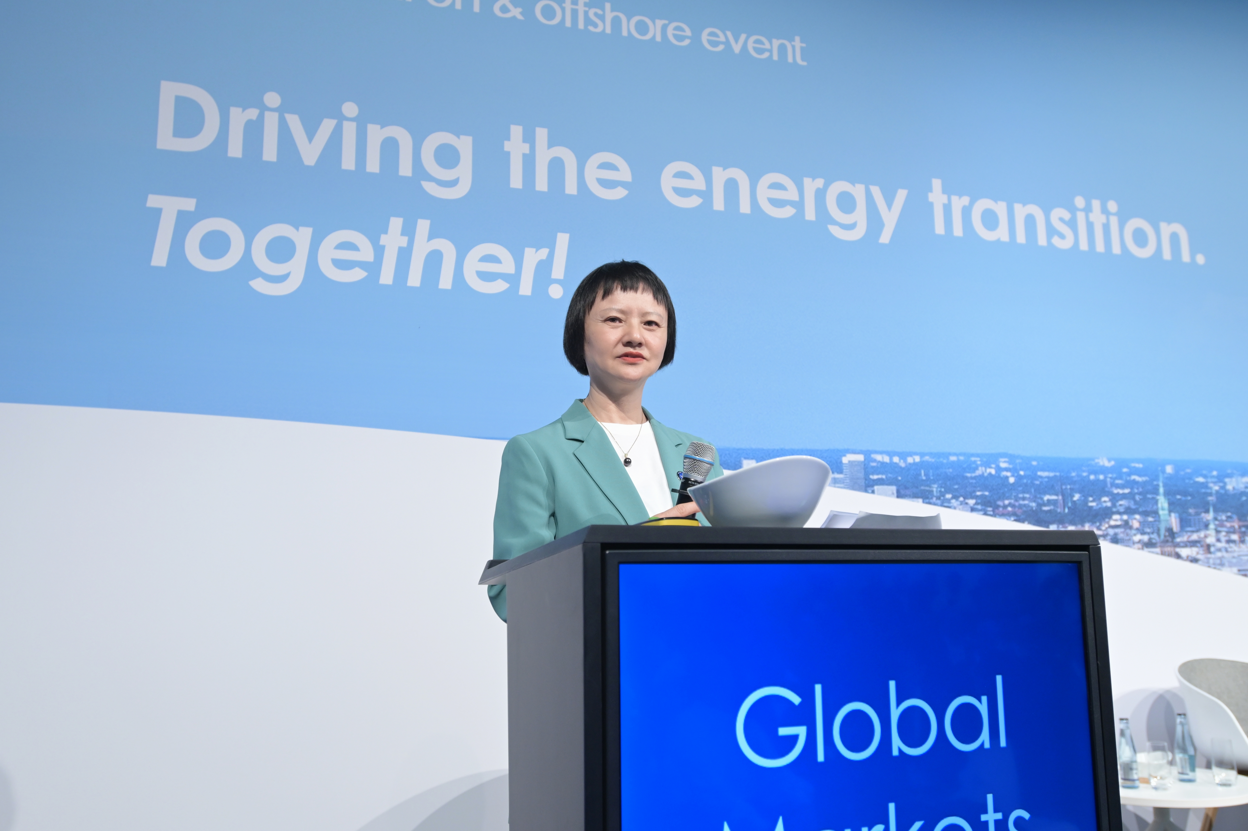 Wind Blending All Things] Gao Ling: Approaching WINDEY, Understanding China, and Bridging the Global Wind Energy Industry